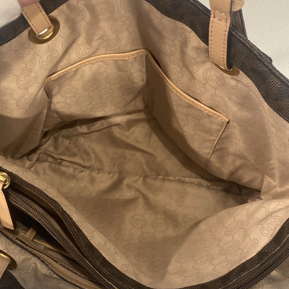 Michael Kors Jet Set logo tote - Picture 4 of 10